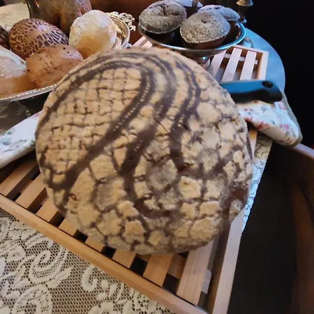 Oda ve Kahvaltı In Lace